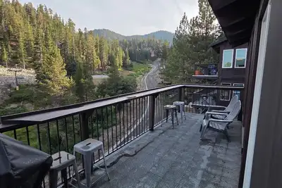 Image de Closest Home To A Chairlift On The Planet! ! ! ! Sleeps 8, Clean, Wifi, Views.