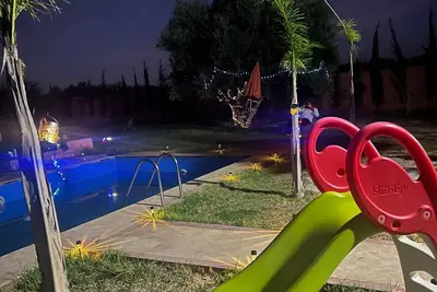 Image de villa avec piscine sans vis a vis