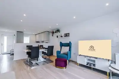 Image de 2br Luxe Getaway in Salford W/ WiFi, Ps5, Parking