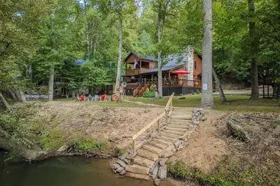 Image de Experience comfort at Bearly Behaving, a 3-bedroom river front home in scenic Ellijay, Ga.