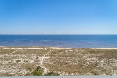 Image de \"L'Abri Sunrise\" Secluded Bald Point Beachfront Haven with Screened Porch & Pet-Friendly Charm!