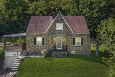 Image de Riverside Storybook Cottage