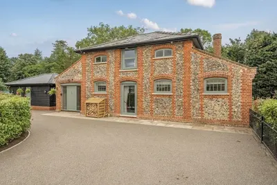Image de Coach House with Hot Tub in Idyllic Bury St Edmunds