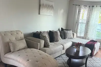 Image de Cute 3br Upper Unit Home in South Buffalo near downtown