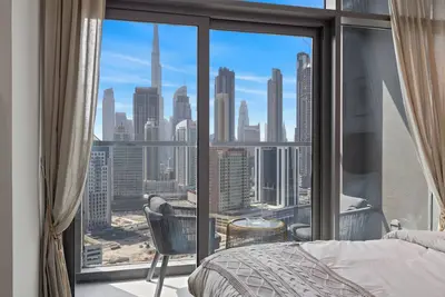 Luxury 2br w/ Burj Views, Infinity Pool & Parking