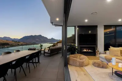 Image de Luxury Villa | Bbq | Hot Tub | Free Parking | Ac