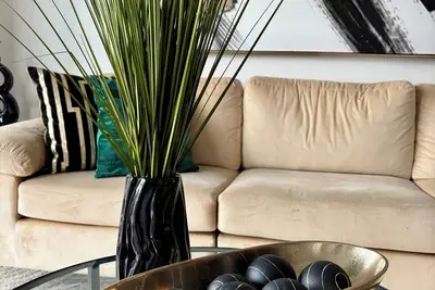 Image de 17th Floor Luxe Midtown Views + Pool + Gym