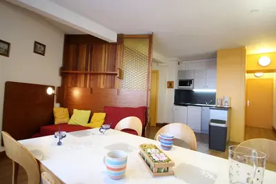 Image de Studio central au pied des pistes avec balcon, 4 pers, piscine été