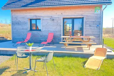 Image de Chalet 'Artense Lodge' avec vue sur la montagne, Wi-Fi et climatisation