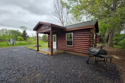 Image de Adorable rustic cabin #4 with glamping charm in Waterloo!