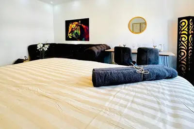 Image de Spacious 7br Apartment – Prime Location