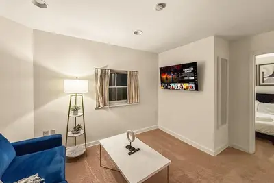 Image de Center City 1br Apt | Sleeps 4 | Near Square & Shops