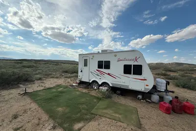 Image de Peaceful off grid Rv minutes from Big Bend