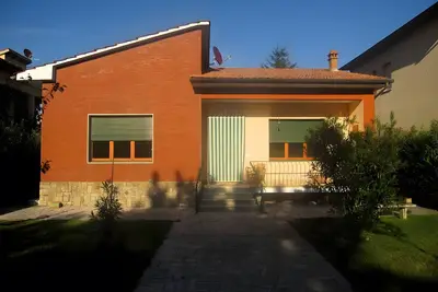 Image de Villa 'Années 50' avec Jardin Privé et Wi-Fi