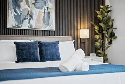 Image de Immaculate 3 Br Penthouse suite| 2 decks| Walkable