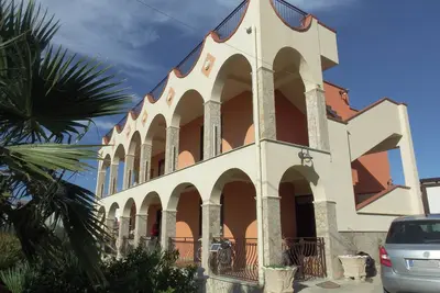 Image de Villa surrounded by nature near the sea. Entire ground floor with large terrace