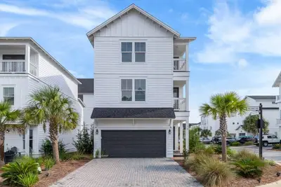 Image de New | Luxury | Pool | Walk to Beach