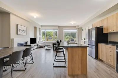 Image de Crosswinds Cove: 3bdr Townhome Backing onto Blue