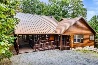 Image de A Step Above, Gatlinburg Luxury Cabin