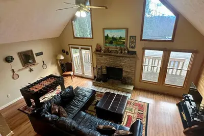 Image de Mystical Haven Honeymoon Cabin