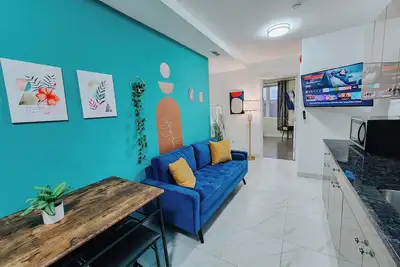 Image de 2 King Beds / 2 En-Suite Bathrooms / 65\" Tv / W/D