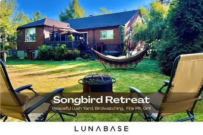 Image de Songbird Retreat | Lush Fenced Back Yard