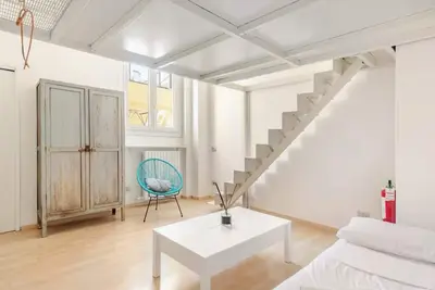 Image de Stylish Loft | 5min Metro | 10min Duomo | A/C