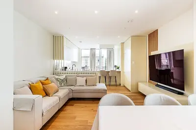 Image de Contemporary Stratford Escape