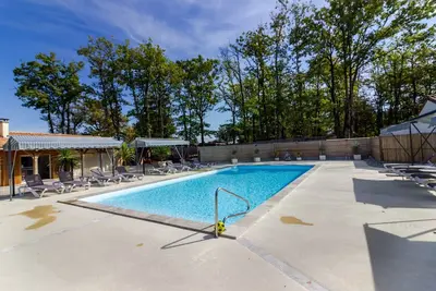 Image de Séjour authentique en Dordogne – Gîte tout confort avec piscine chauffée