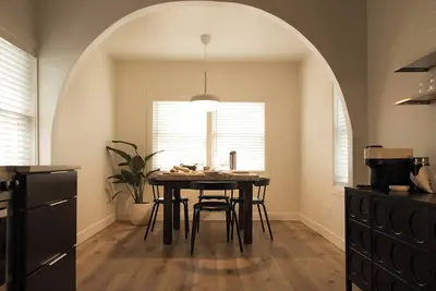 Image de Aesthetic 2-bedroom house in welcoming Dixon near downtown Dixon.