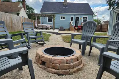 3br/2ba w/ Fire Pit, Centrally Located
