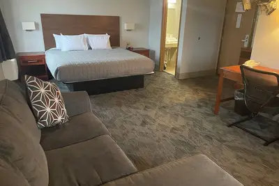 Lincoln Hotel - King Deluxe