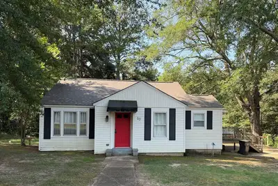 Image de Charming 2-bedroom house 8 miles from Oxford and Ole Miss! ! Crib and high chair