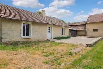Image de Superbe maison de 2 chambres à Monthenault