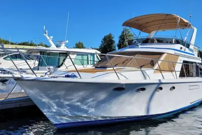Image de 2 Cabin Classic Yacht in Petoskey's Bay Harbor