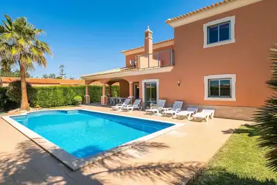 Image de Villa Hunês by Gabi Miguel
