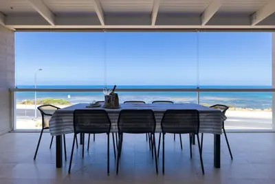 Image de Luxe oceanfront stay with 5* reviews, only minutes from McLaren Vale