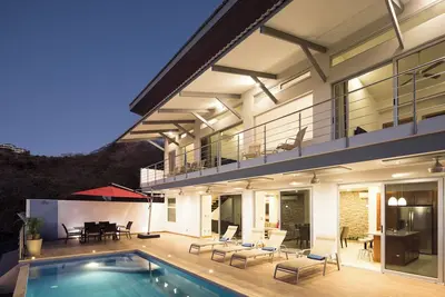 Image de Casa Vistas del Coco, contemporary home with infinity pool and beautiful views