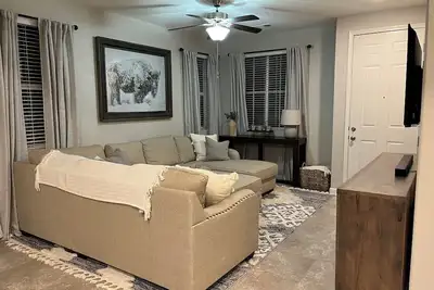 Image de Bright & Modern 3br Home W/ Garage