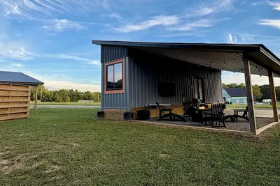 Image de Shipping Container-6 Min to the Lake-Covered Boat Parking Unit 2