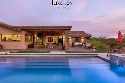 Image de Serene by LuxeKey | Pool, Spa, Shuffleboard, Horseshoe & Desert Views