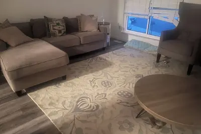 Image de Charming 4-bedroom house in Lafayette with Ac two rooms available