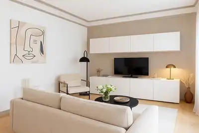 Appartement neuf - Champs-Élysées & ascenseur