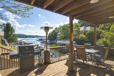 Image de Fire Pit + Private Dock: Ozarks Family Escape!