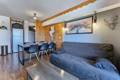 Image de Logement rénové avec parking inclus aux Orres 1800