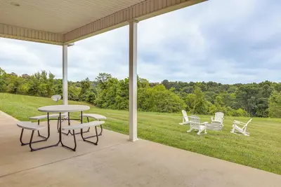 Image de 14 Mi to Ark Encounter: Rural Corinth Escape!