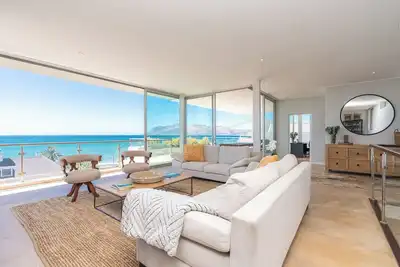 Image de Beautiful contemporary 4-bedroom house in Cape Town