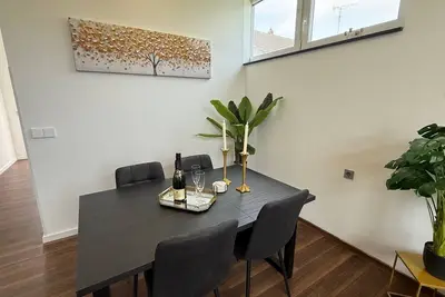 Image de Kings & Queens - 2 bedrooms - whirlpool - garden - barbecue - parking lot