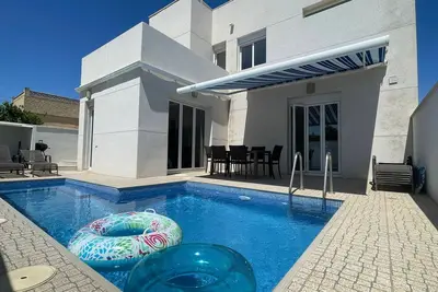 Image de Spacious vacation home for up to 9 people