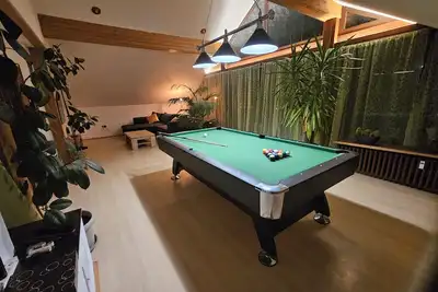 Image de 105 m² of comfort with billiard table and large balcony. Pet friendly!